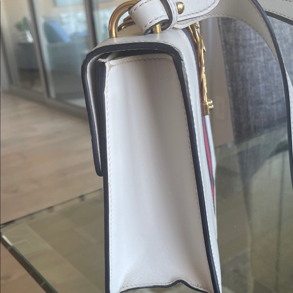 Gucci Sylvie’s off White and Gold Shoulder Bag - Picture 4 of 9